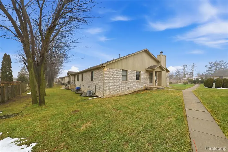 41781 King Edward, Clinton Township, MI  - #2