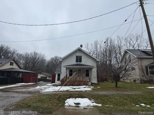 140 E Johnson, Clio, MI 