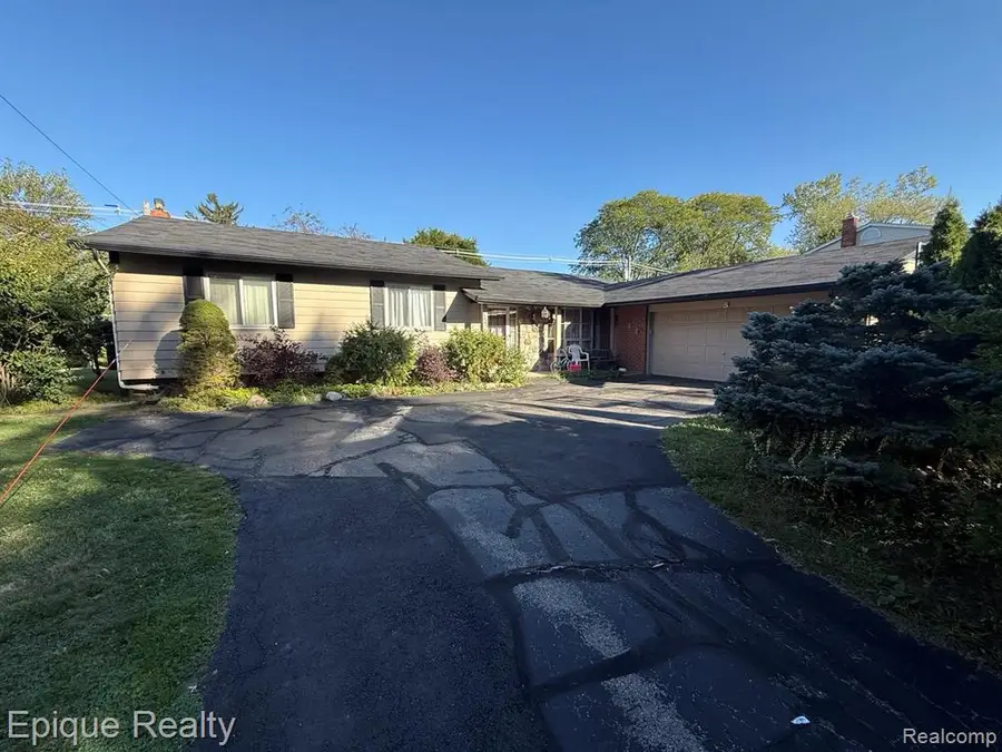 7335 Coach, West Bloomfield, MI  - #2