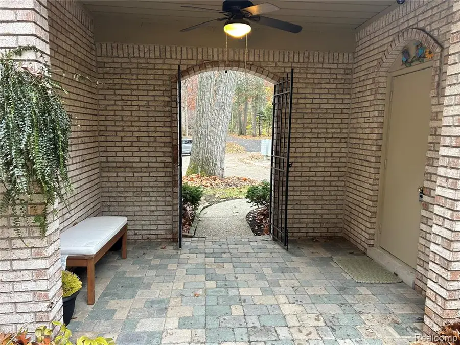 1285 Greenglen, Bloomfield Hills, MI  - #2