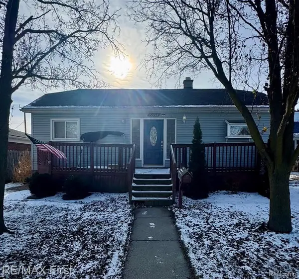 22228 Bon Heur, Saint Clair Shores, MI 