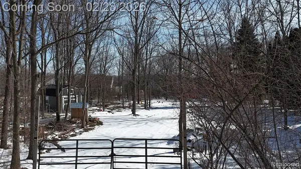 6106 E River, Flushing, MI 48433