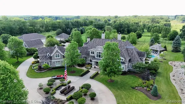 58415 10 Mile, South Lyon, MI 