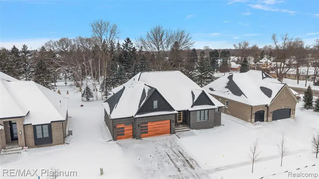 52921 Royal Park, Shelby, MI  - #1