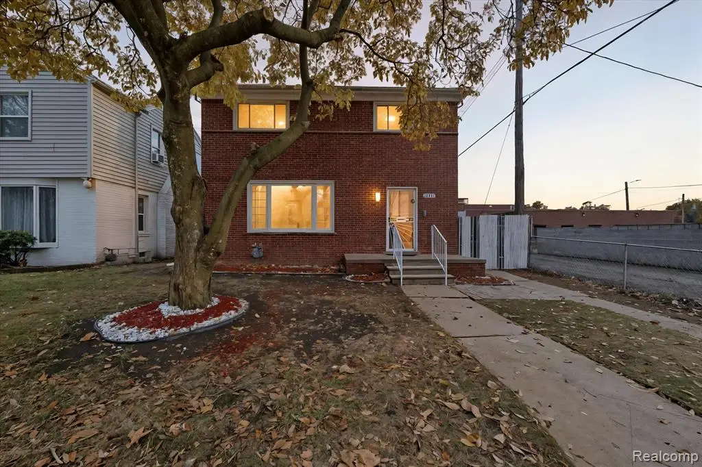 16891 Avon, Detroit, MI 48219 - #1