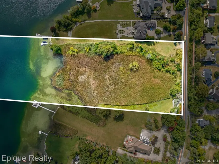 5375 Middlebelt, West Bloomfield, MI 48323 - #2