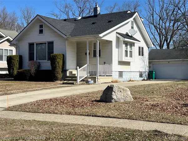 22814 Lake Way, Farmington, MI 