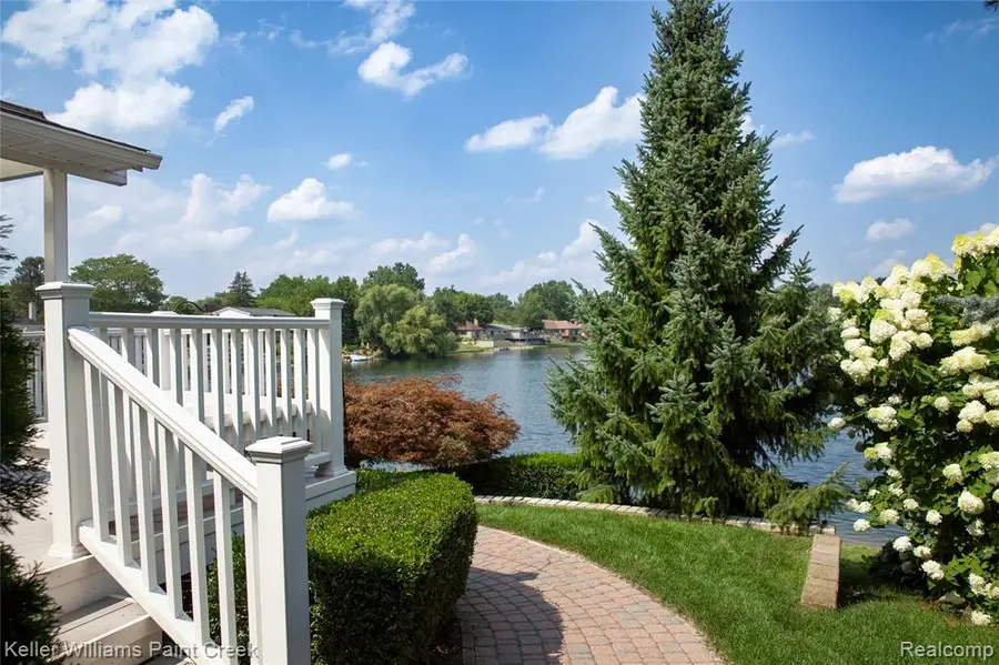 1839 Smallbrook, Troy, MI  - #2