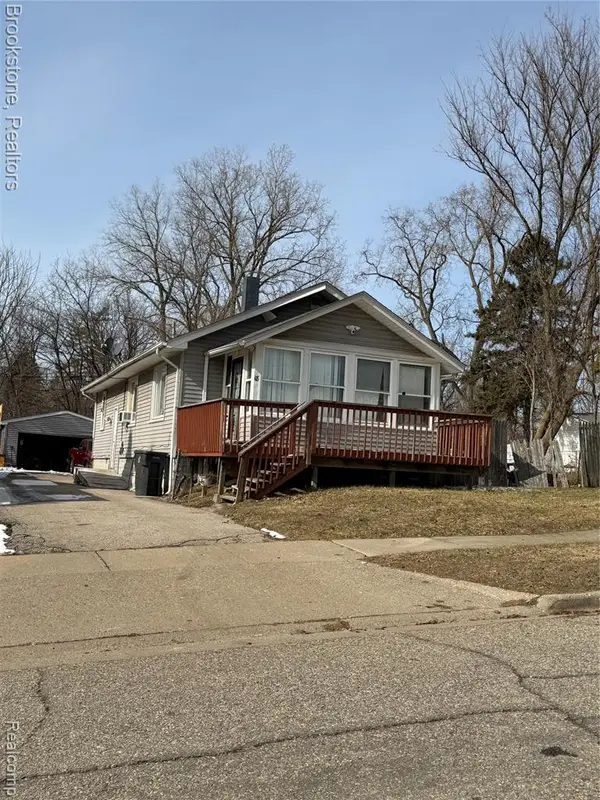 18 S Eastway, Pontiac, MI 48342