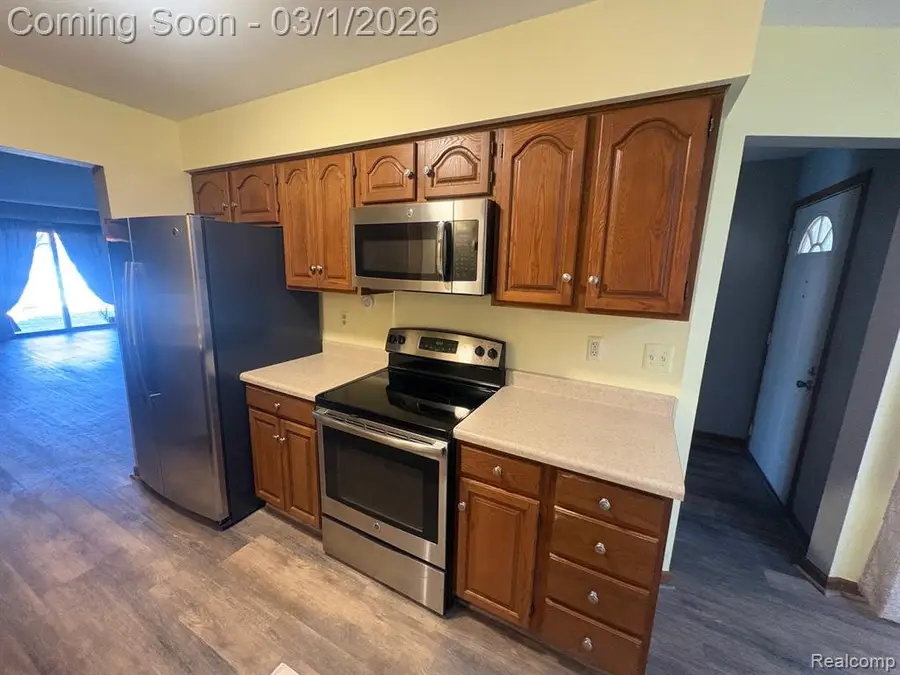 2880 Lakewood, Trenton, MI  - #3