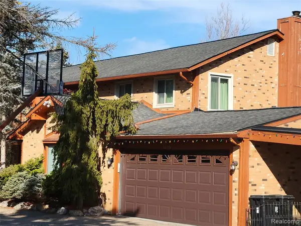 5549 Perrytown, West Bloomfield, MI 