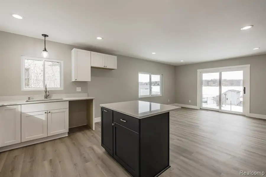 1998 Lakeview, Lapeer, MI 48446 - #3