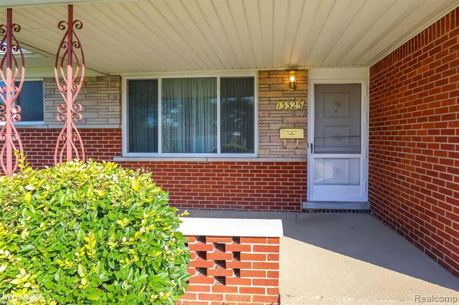 13325 Iowa, Warren, MI 48088 - #2