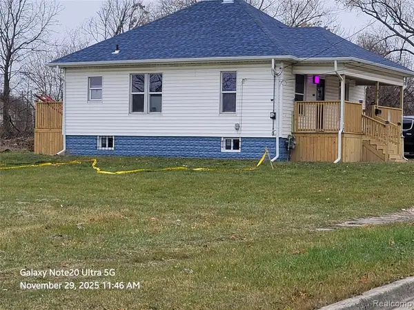 630 E Dartmouth, Flint, MI 