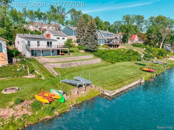 5851 Kinyon, Brighton, MI 