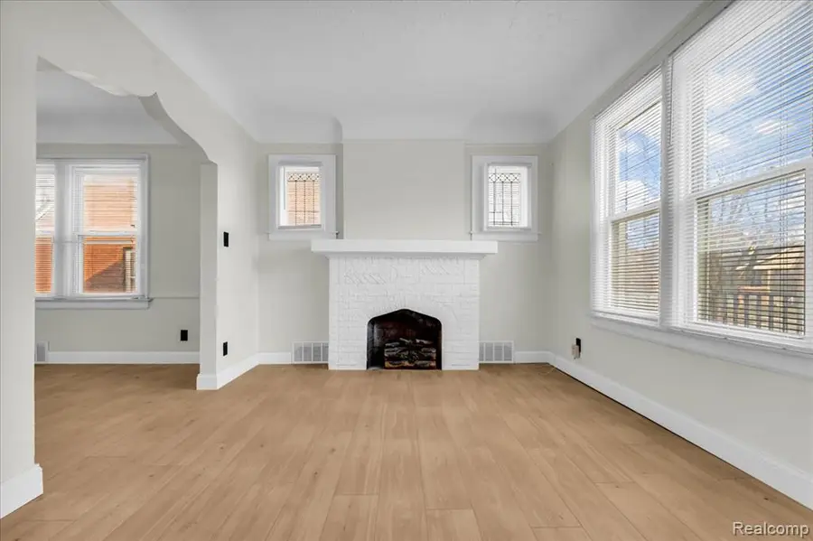 5777 Lakepointe, Detroit, MI  - #2