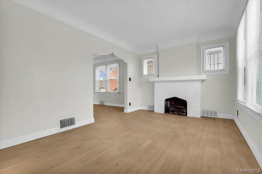 5777 Lakepointe, Detroit, MI  - #3