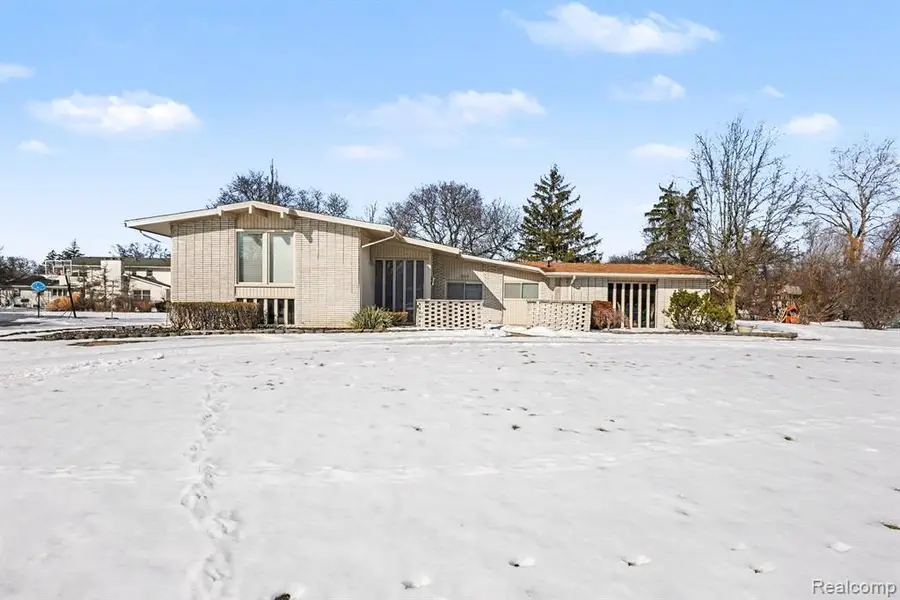 22430 Chatsford Circuit, Southfield, MI 48034 - #2