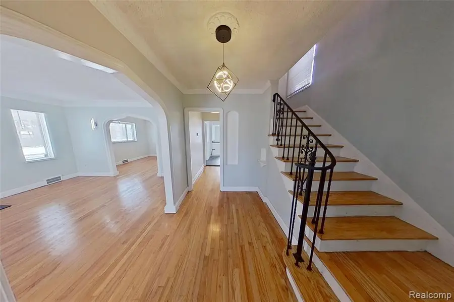 8401 W 7 Mile, Detroit, MI 48221 - #2