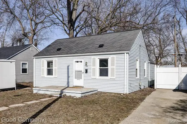555 E Mahan, Hazel Park, MI 