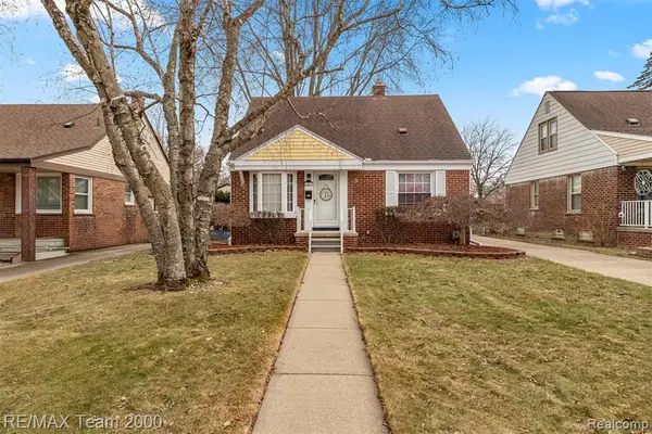24513 Carlysle, Dearborn, MI 