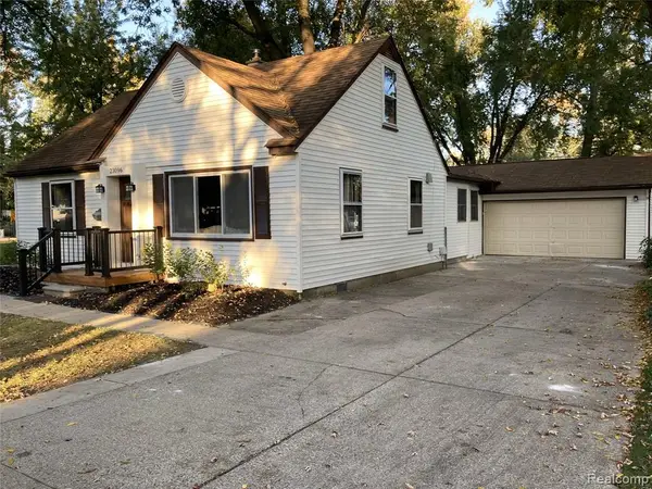 23096 Hawthorne, Farmington, MI 48336