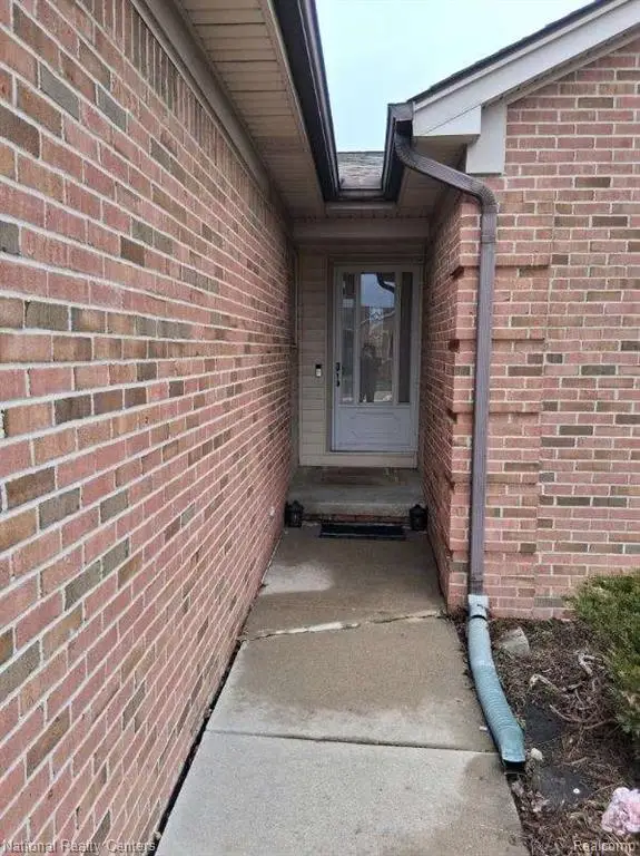 8373 Jefferson, Warren, MI  - #3