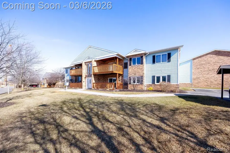 1325 Harbour #84, Trenton, MI  - #2