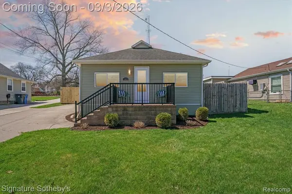 1068 Sunrise Park, Howell, MI 