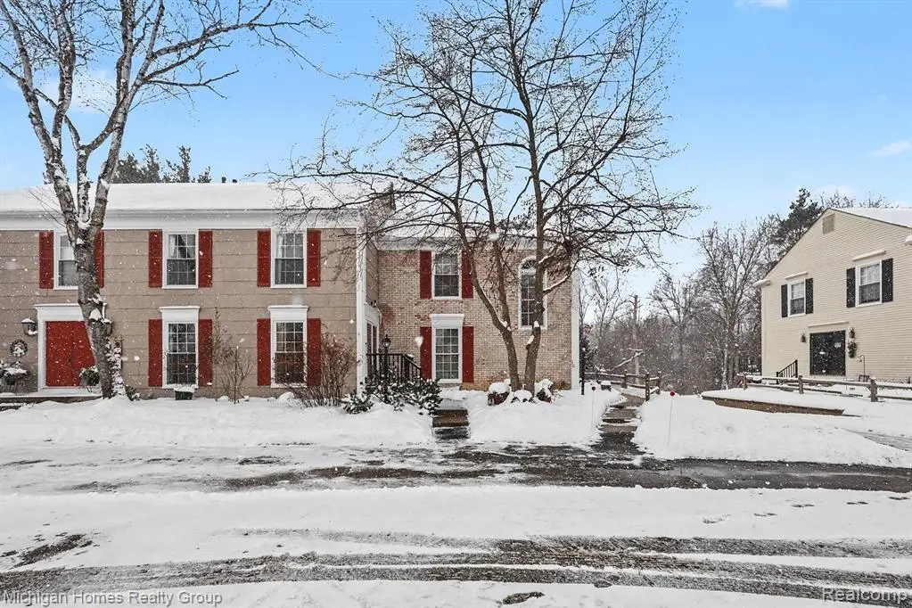 1437 Lantern, Rochester Hills, MI  - #1