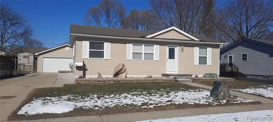 736 Hartner, Holly, MI  - #2