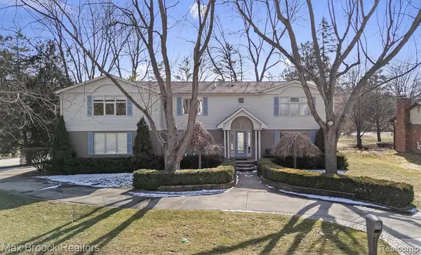 34239 Commons, Farmington Hills, MI 48331