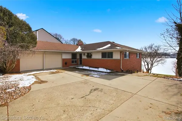 2497 W Walton, Waterford, MI 