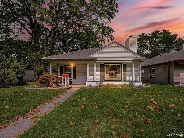 24628 Carlysle, Dearborn, MI 48124
