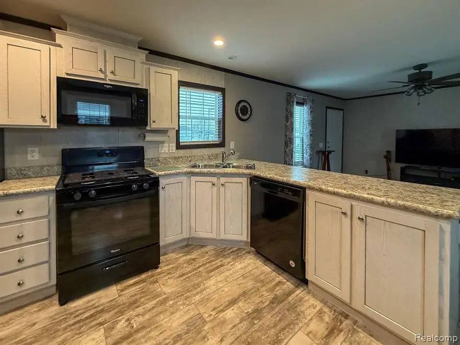 321 Prairie, Carleton, MI  - #3