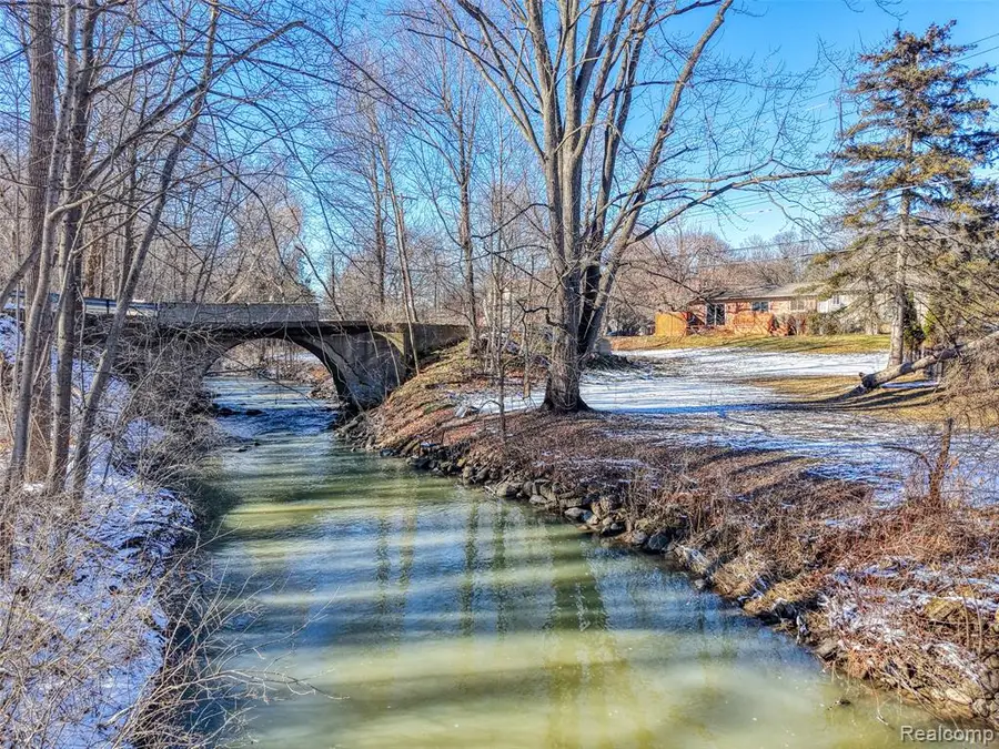 24095 Farmington, Farmington, MI  - #3