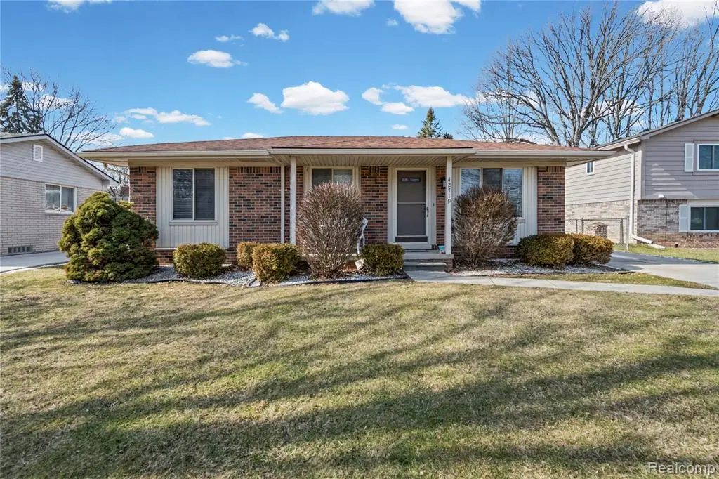 42719 Walker, Clinton, MI  - #1