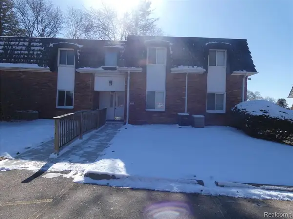 1862 Colonial Village Way #3, Waterford, MI 48328