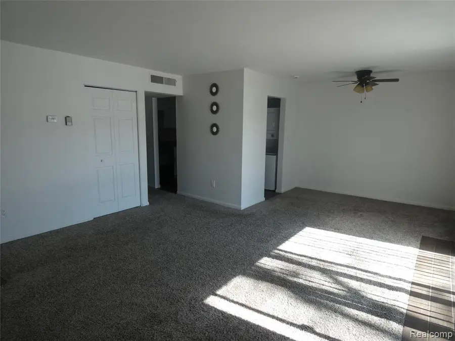 1862 Colonial Village Way #3, Waterford, MI 48328 - #2