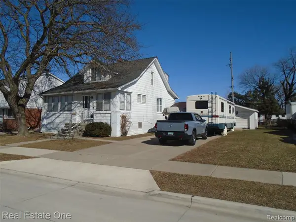 27736 Elmdale, Saint Clair Shores, MI 
