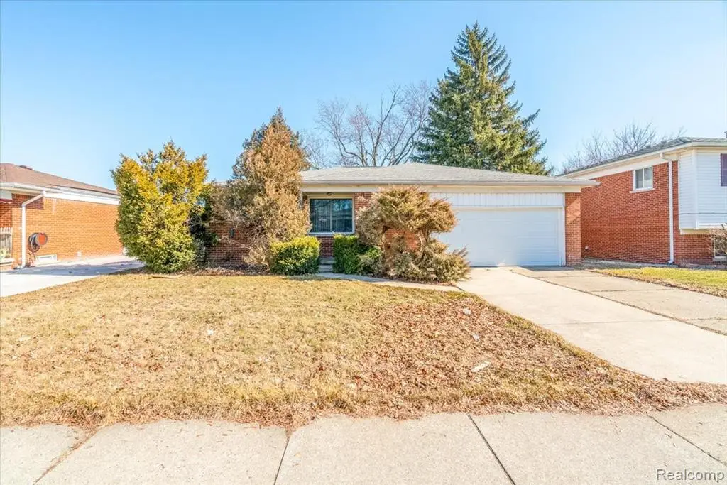 27046 Clarpointe, Warren, MI  - #1