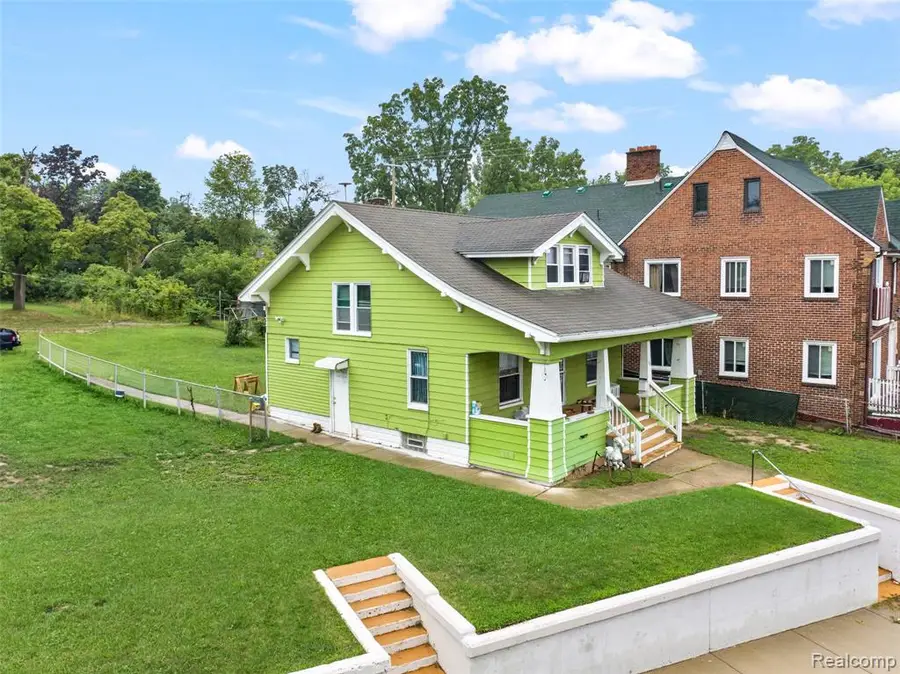 388 N Perry, Pontiac, MI  - #3