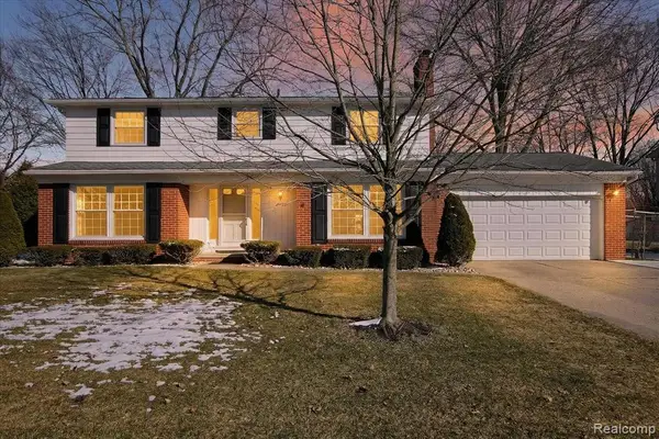 30106 Valley Side, Farmington, MI 48334