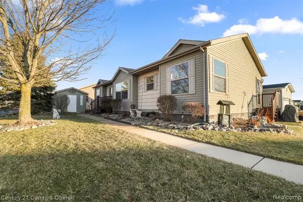11191 Shady Grove, South Lyon, MI 