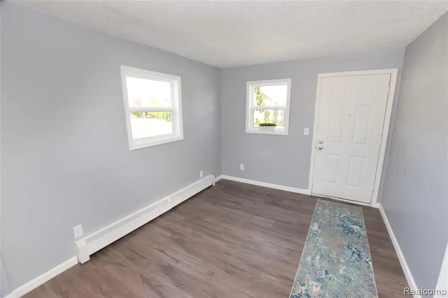 2390 E Boatfield, Burton, MI 48529 - #3