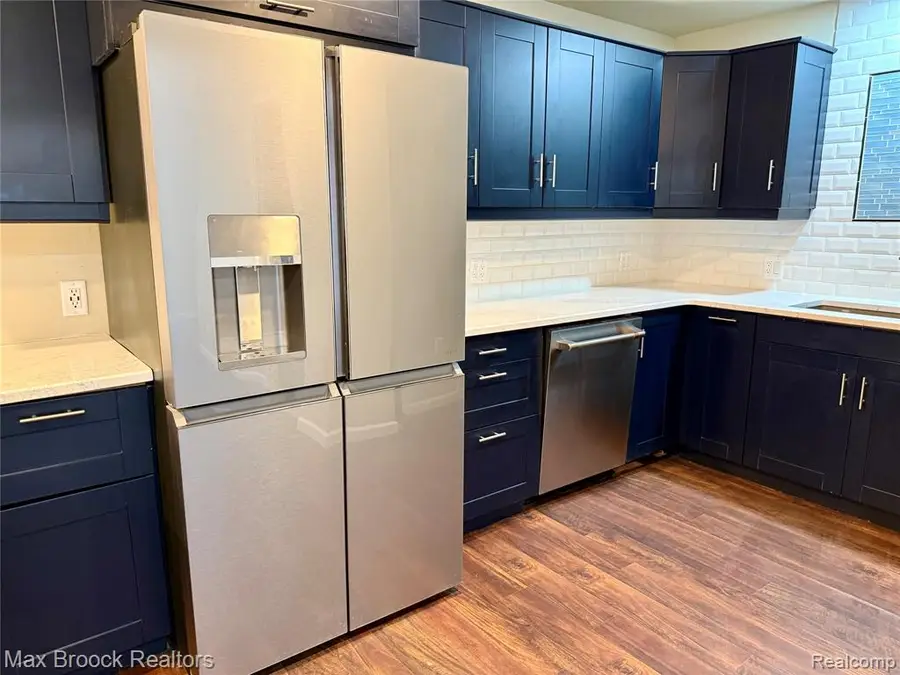 1146 S Long Lake, Lake Orion, MI  - #2