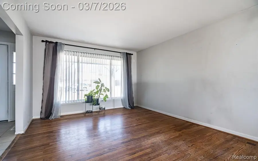 19922 Parkside, Saint Clair Shores, MI 48080 - #2