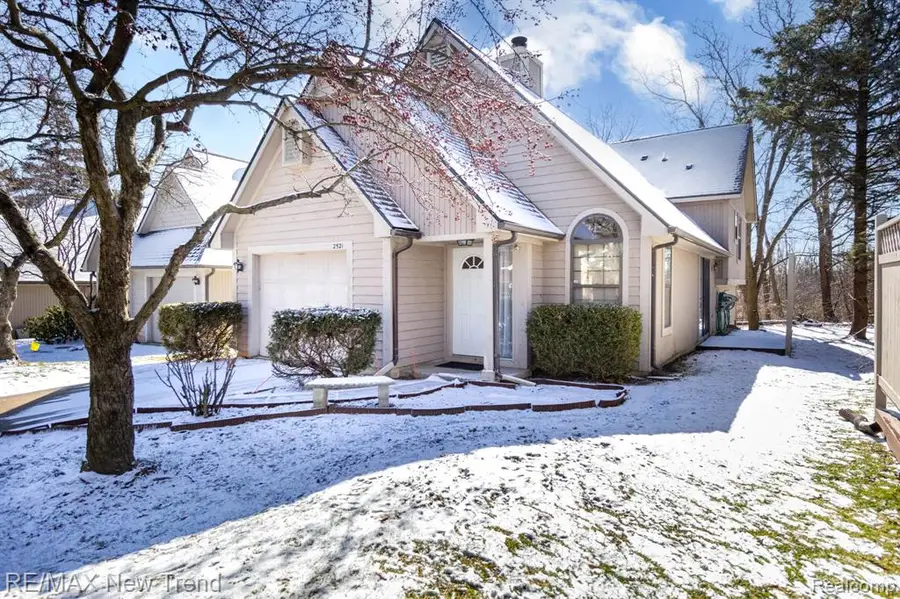 2521 Country Village, Ann Arbor, MI  - #2