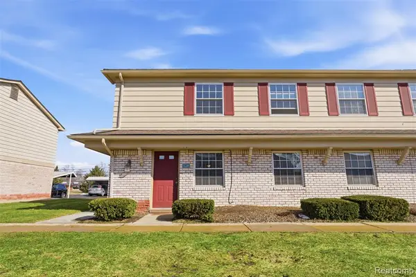 138 Princeton, South Lyon, MI 