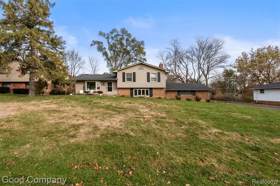 29988 Ravenscroft, Farmington, MI  - #3